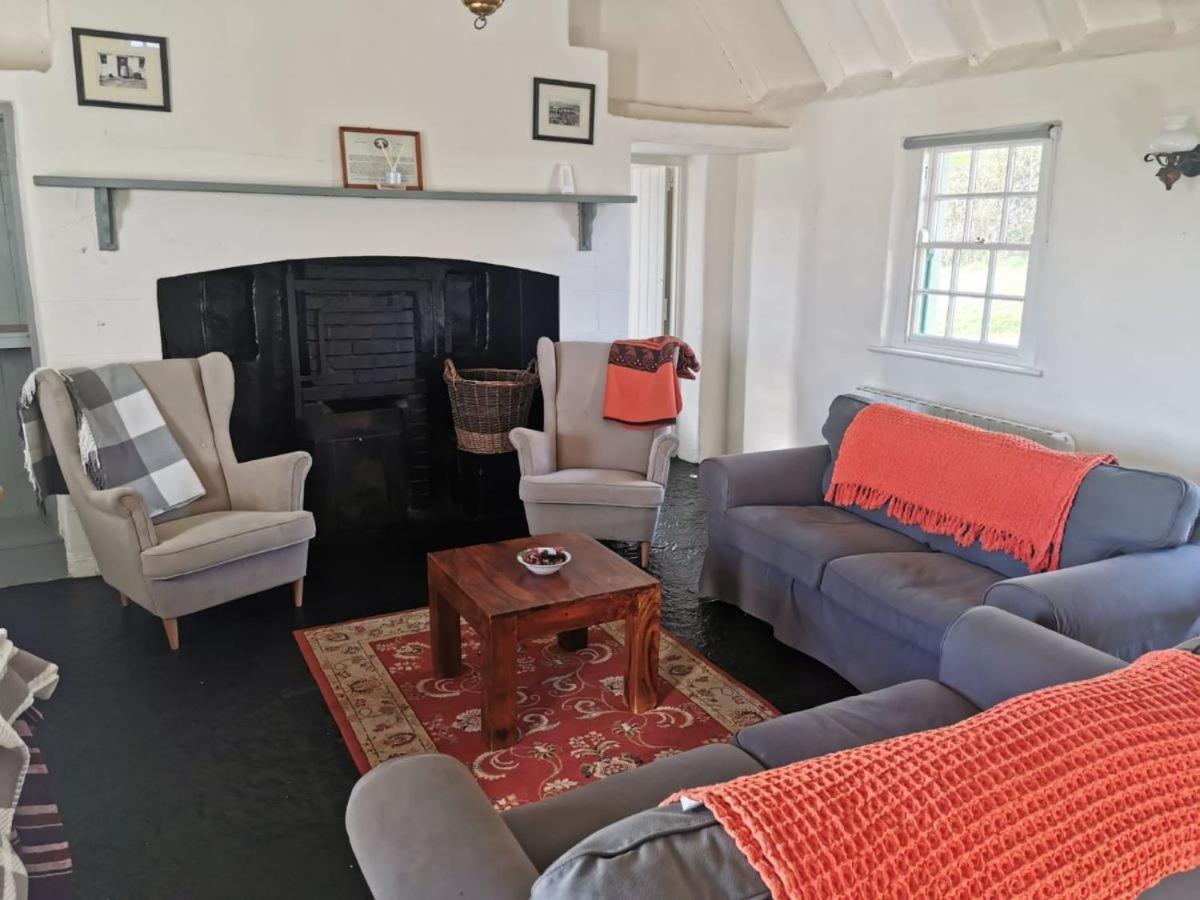 Corofin Lake Cottages ภายนอก รูปภาพ