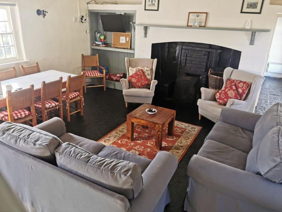 Corofin Lake Cottages ภายนอก รูปภาพ